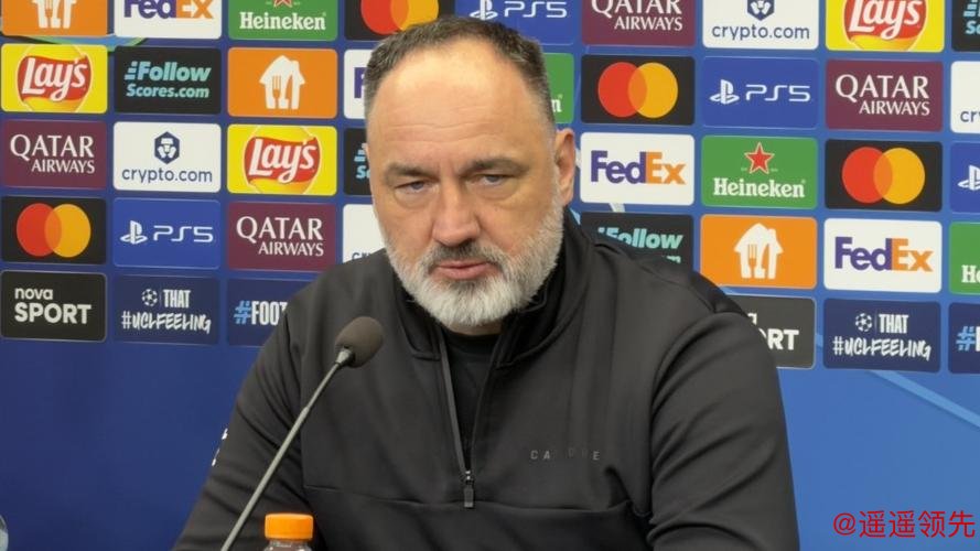 斯拉维亚主帅：巴萨的终结质量太棒了，比电视上看起来更危险